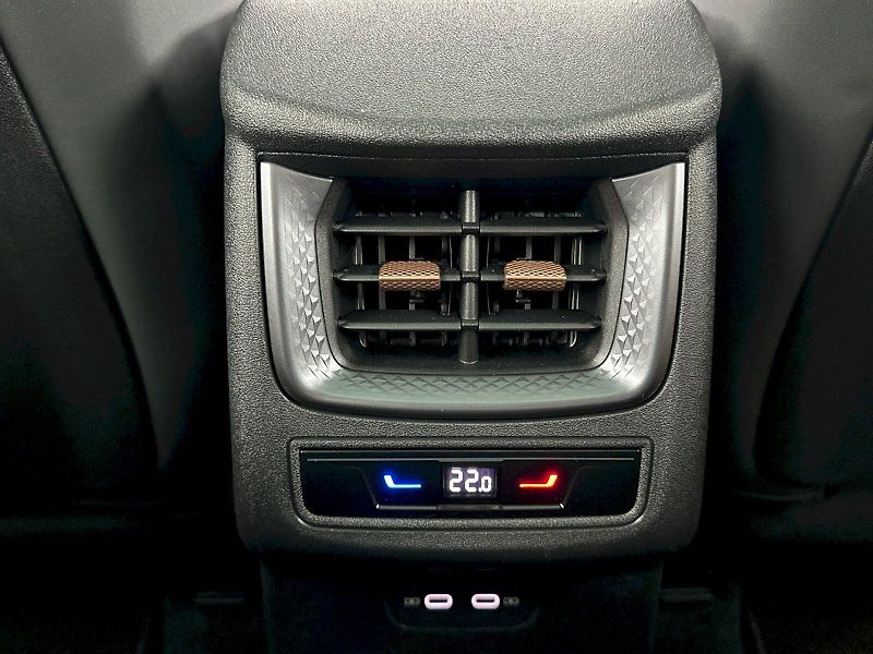 Cupra Terramar (2025) VZ 2.0 TSI 195kW 4x4 DSG - fotka 32 z 37