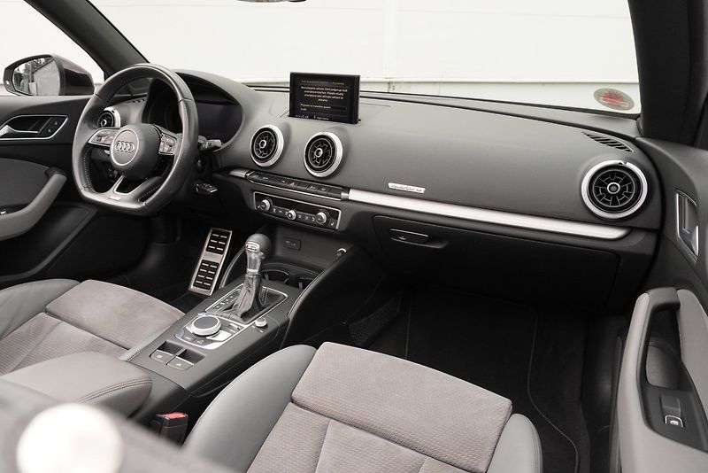 Audi A3 2.0 TFSI 140kW S-LINE QUATTRO - fotka 14 z 37