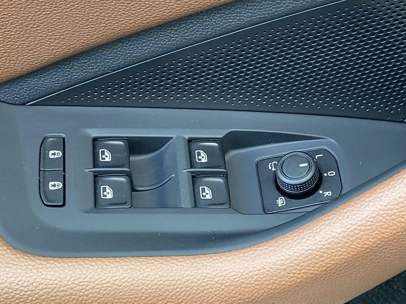 Škoda Superb (2024) Combi 2.0 TDI 4x4 DSG L&K - fotka 25 z 39