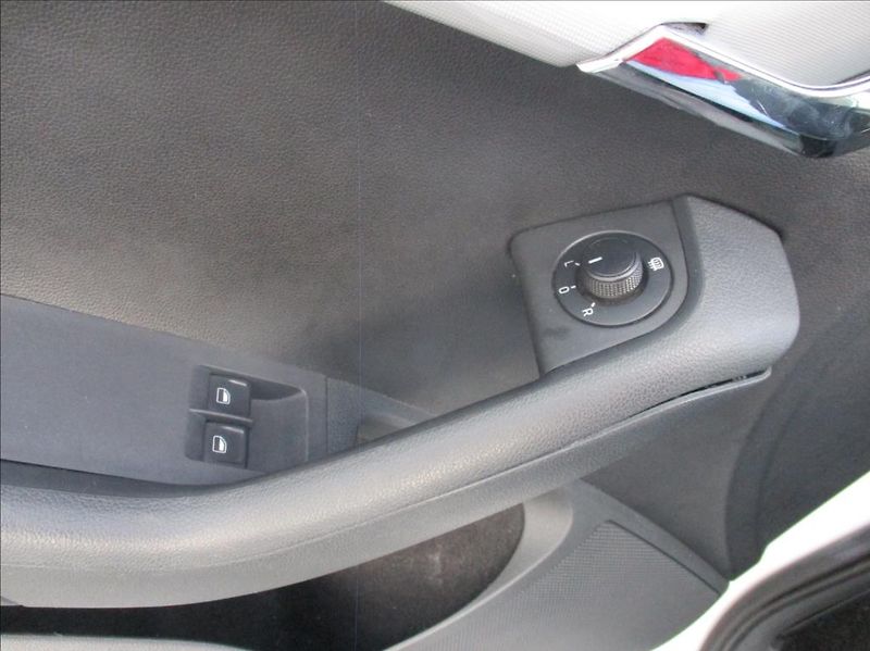 Škoda Octavia 1,6 TDI, DSG,klima,serv.kniha, - fotka 18 z 33