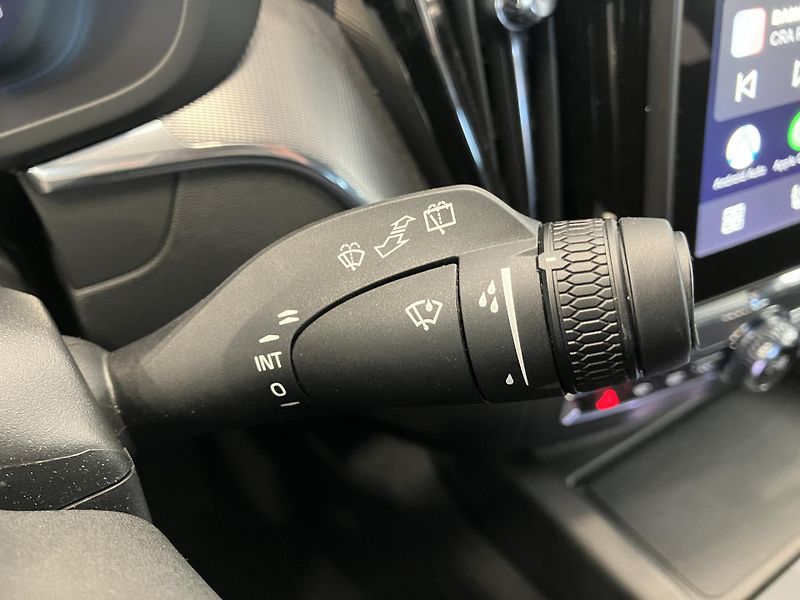 Volvo XC60 B5 AWD Black Edition Plus AT8 - fotka 26 z 47