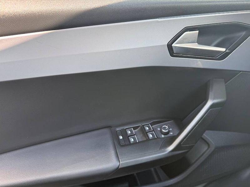 Seat Leon (2022) 1.5 TSI 96 kW FR - fotka 19 z 22