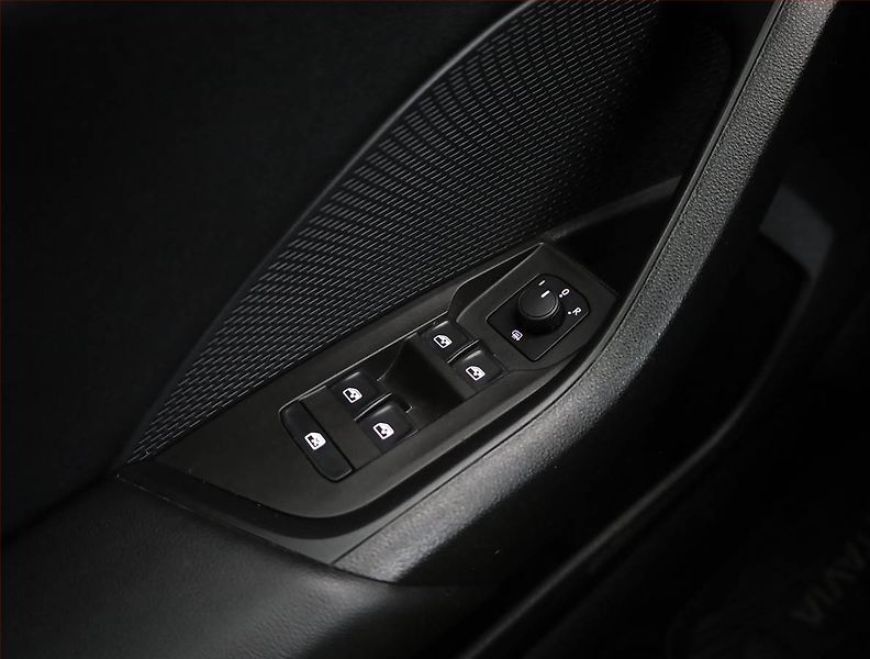 Škoda Octavia (2020) 1.5 TSI, Navi, Tempomat - fotka 17 z 19