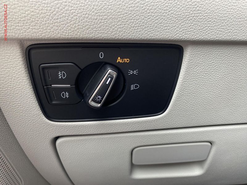 Volkswagen Passat (2021) 2.0 TDi, ČR, Elegance, LED - fotka 15 z 20