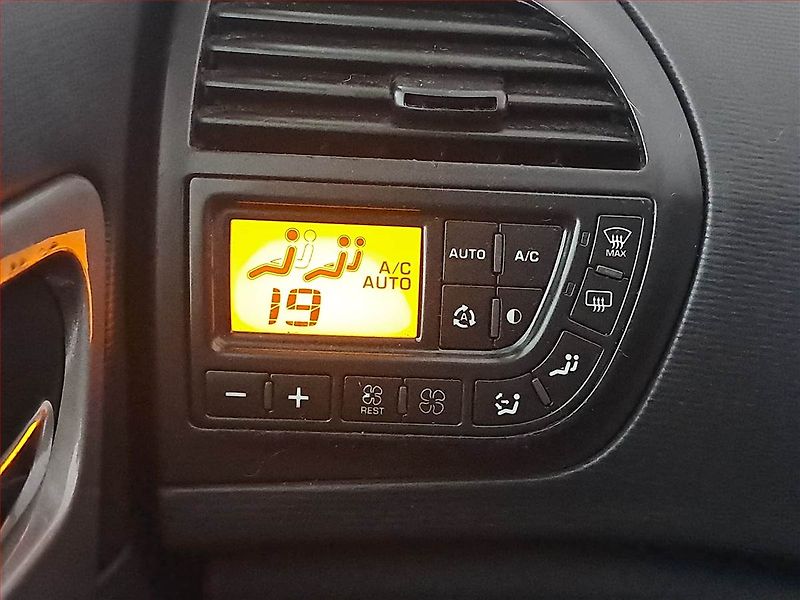 Citroën C4 Picasso (2007) 1.8 i, nová STK, Tažné - fotka 15 z 18