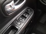Jeep Renegade (2019) Limited 1.3 T-GDI, Automat - náhled 18