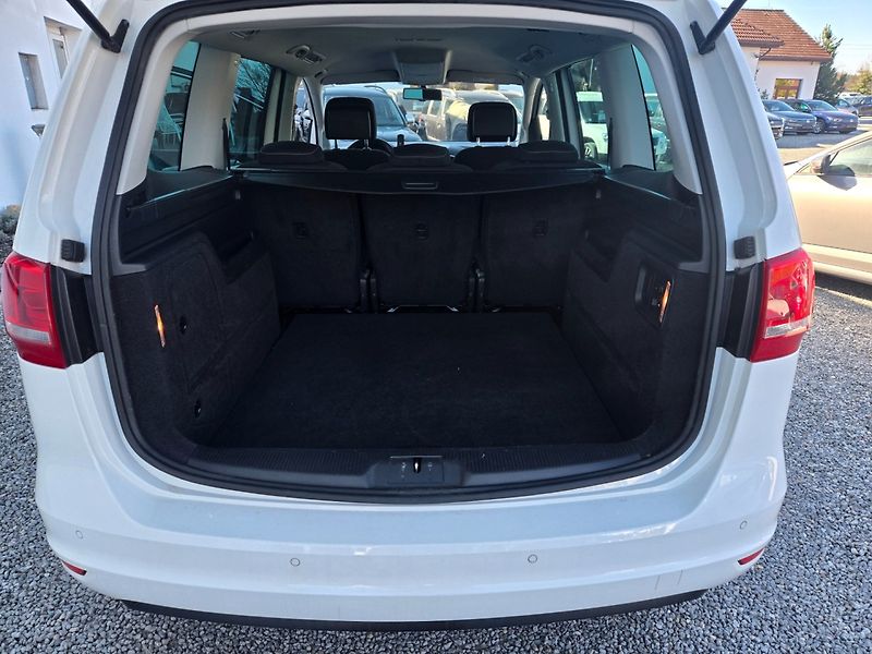 Volkswagen Sharan (2015) 1.4 TSI Rozvody, Navi, TOP - fotka 18 z 24