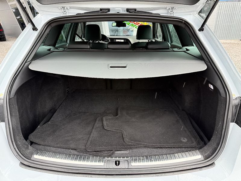 Seat Leon 2,0 ST Cupra 206kW Automat - fotka 12 z 50