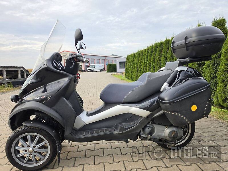 Piaggio MP3 250 LT (2009) - fotka 7 z 20