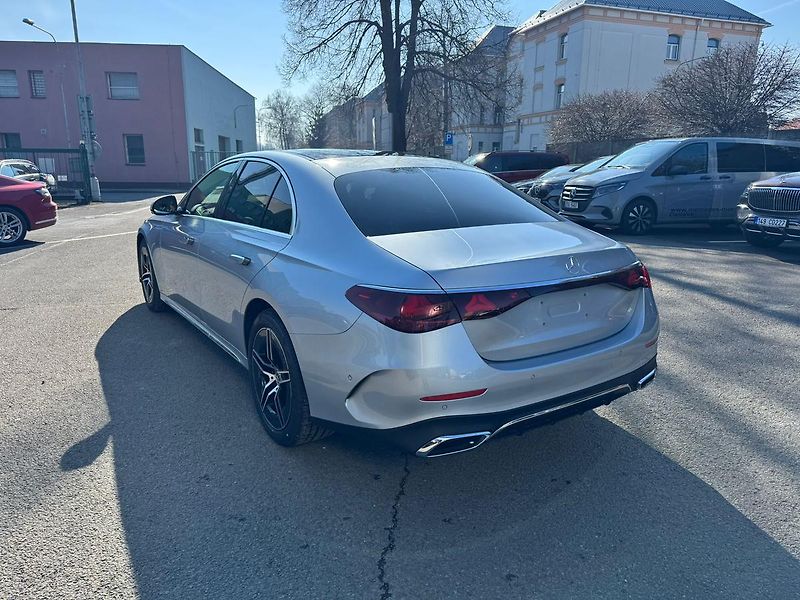 Mercedes-Benz Třídy E (2025) E 450 d 4MATIC - fotka 5 z 27