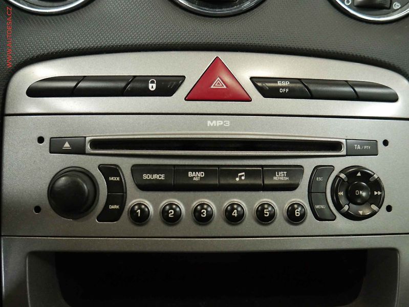 Peugeot 308 (2007) 1.6i, AC - fotka 13 z 15