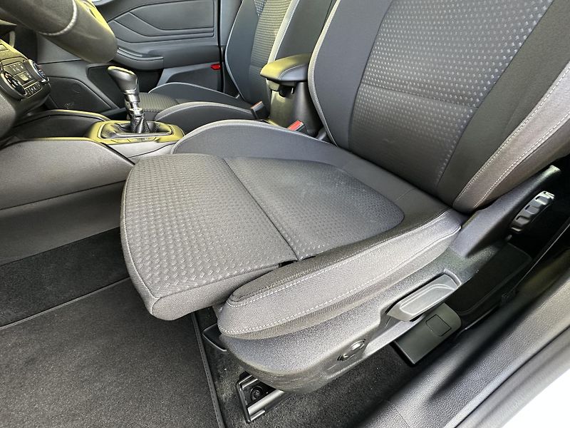 Ford Focus (2019) 1.5EcoBlue/88kW*KOMBI*1.Maj.TZ - fotka 8 z 39