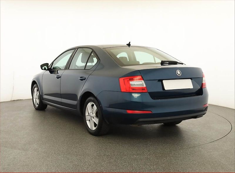 Škoda Octavia (2012) Elegance 2.0 TDI, Automat - fotka 4 z 17