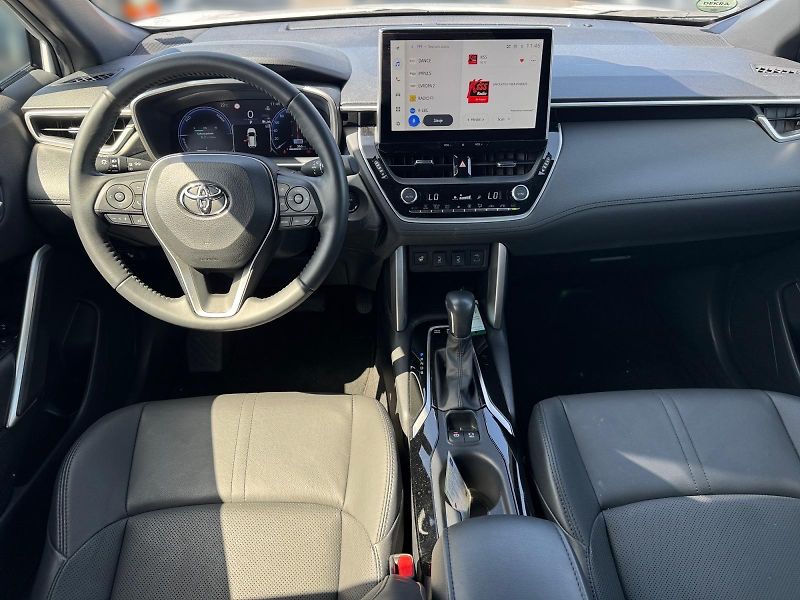 Toyota Corolla Cross (2024) EXECUTIVE 2.0HYBRID 112kW AWD - fotka 9 z 11