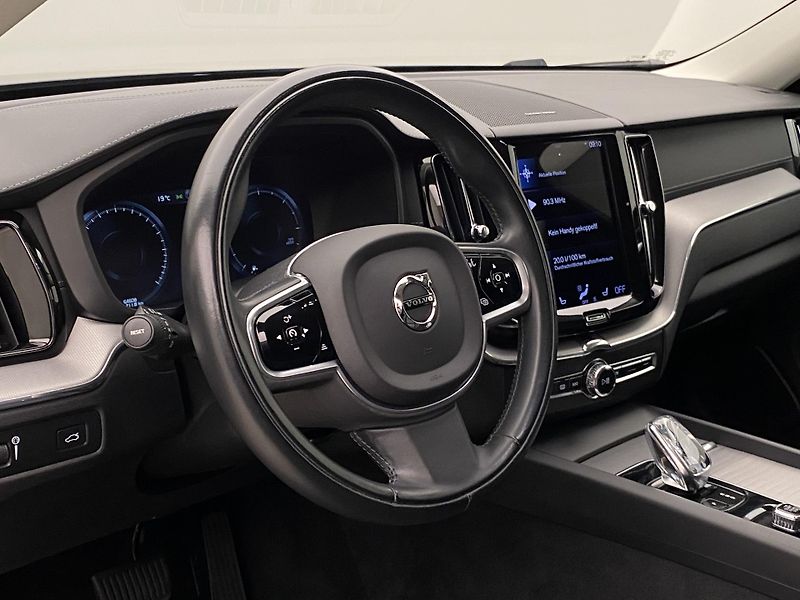Volvo XC60 B5 AWD INSCRIPTION AUT  - fotka 19 z 51