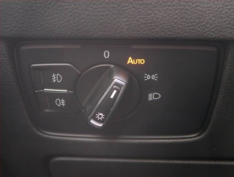 Volkswagen Passat (2018) R-Line 2.0 TDI, 4X4, Automat - fotka 18 z 21