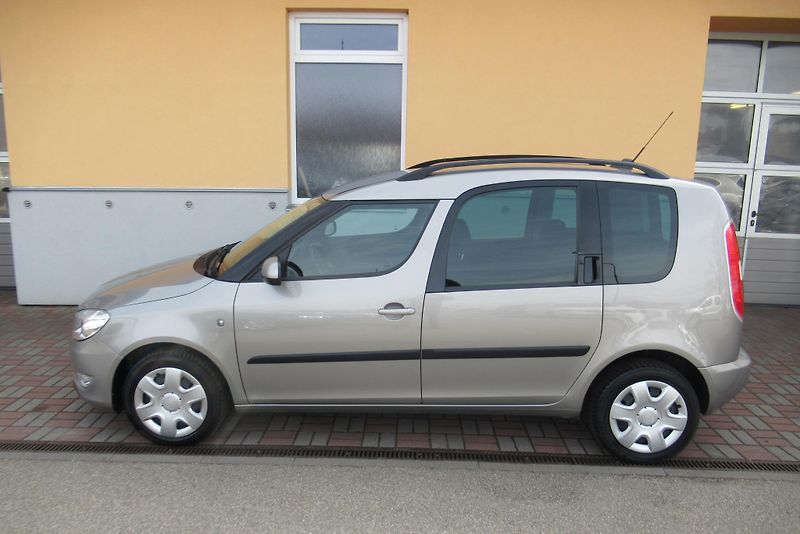 Škoda Roomster 1.2 TSi AUT. KLIMA  NAVIGACE - fotka 6 z 23