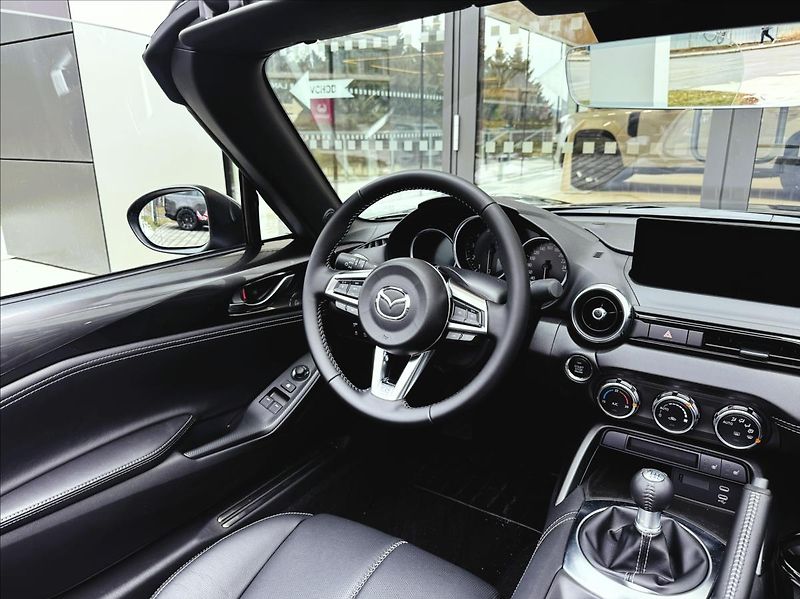 Mazda MX-5 (2026) 1,5 6MT RWD Exlusive-Line - fotka 10 z 11