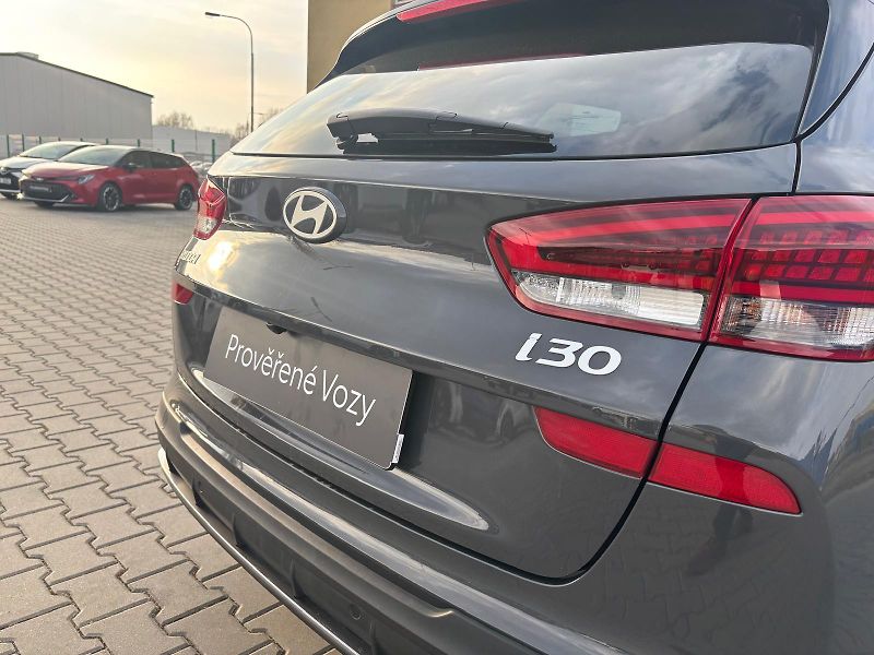 Hyundai i30 1.5 T-GDI MHEV DCT N-Line - fotka 29 z 29