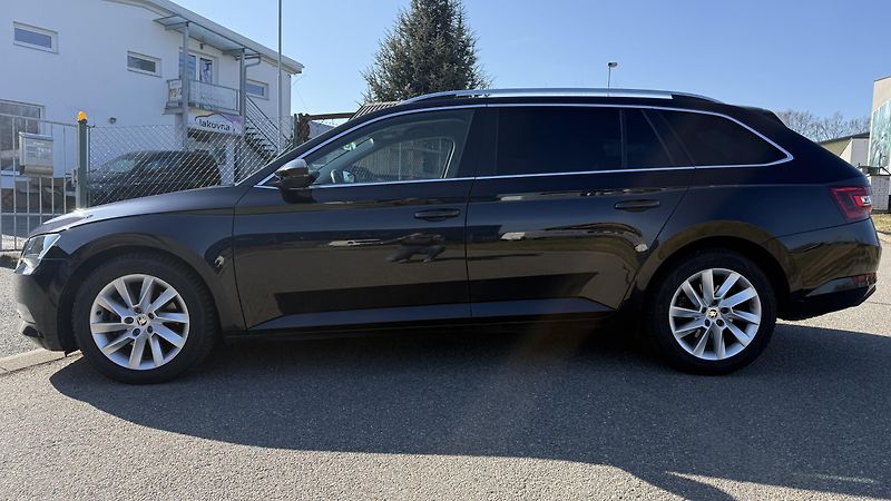 Škoda Superb (2017) 2.0TDI 110KW MANUAL 4X4  - fotka 9 z 25