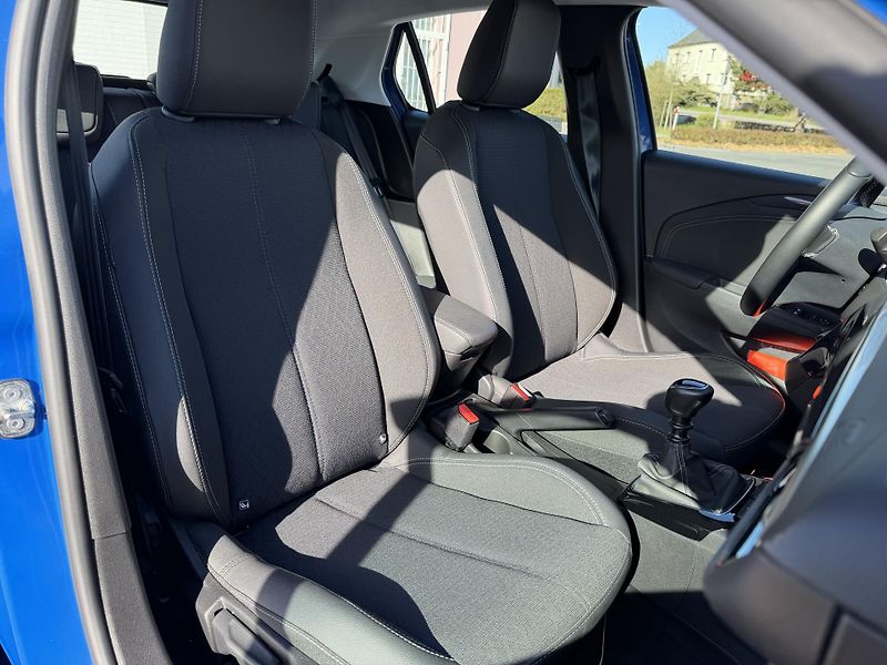 Opel Corsa 1,2T/74kW - Elegance - fotka 50 z 67