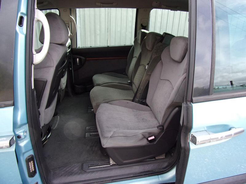 Citroën C8 (2003) 2.2HDi 94kW 278000KM 7MÍST - fotka 16 z 24
