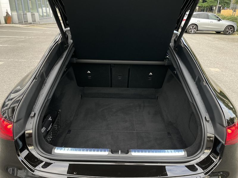 Mercedes-Benz EQS 580 4Matic AMG - fotka 11 z 41