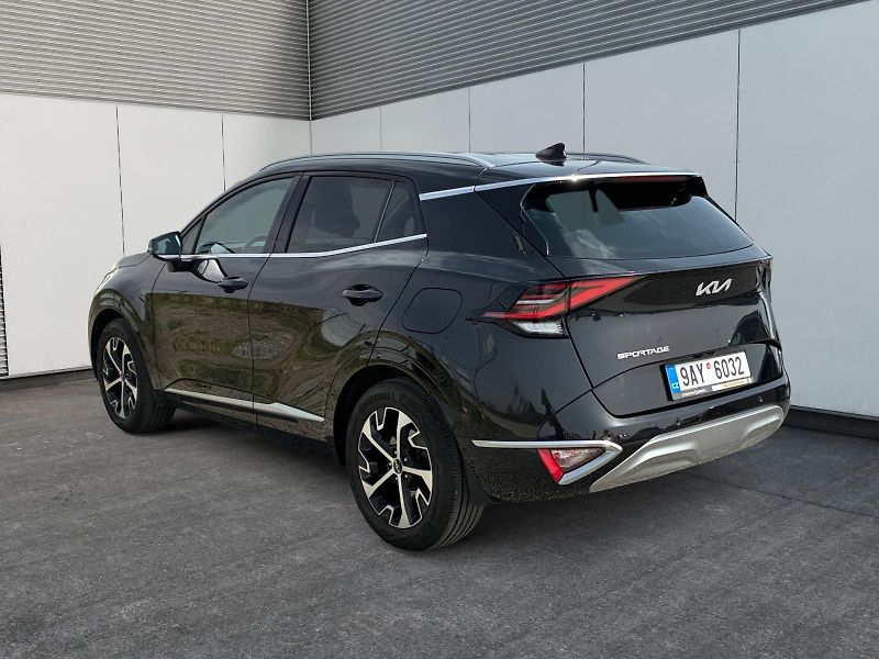 Kia Sportage (2023) TOP 1.6TGDI 132kW 4x4 CZ DPH - fotka 4 z 11