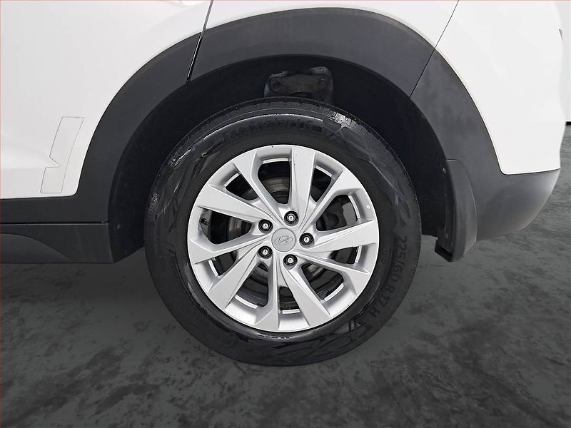 Hyundai Tucson (2020) Adventure 1.6 GDI, ČR,1.maj - fotka 14 z 18