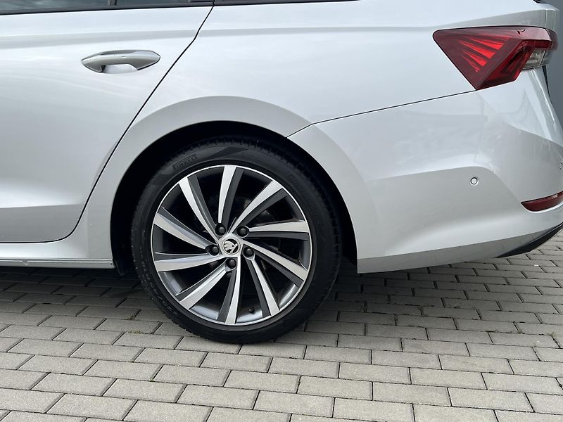 Škoda Octavia (2023) 2,0TDi 110kW SPORTLINE DSG - fotka 35 z 37
