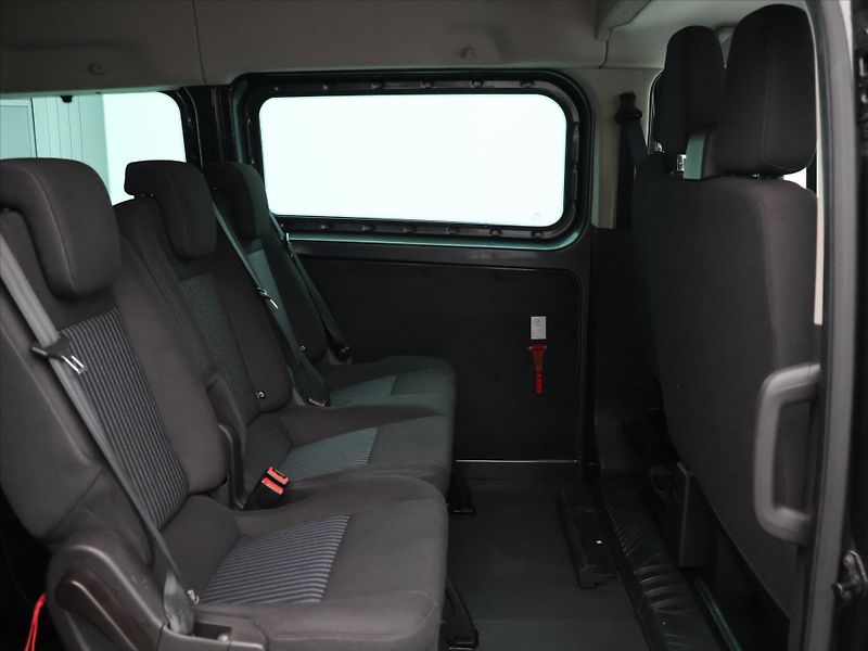 Ford Transit Custom 2,2 TDCI 92kW L2H2 9-Míst DPH - fotka 13 z 27