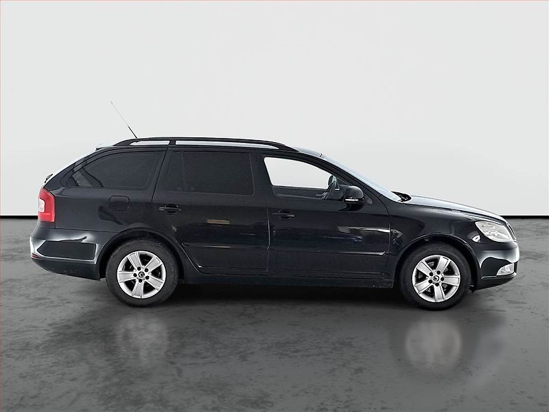 Škoda Octavia (2011) 1.6 TDI, Tempomat - fotka 6 z 17