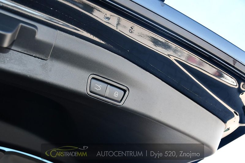 Alfa Romeo Stelvio 2.2D 16V 154kW Veloce AT8-Q4 - fotka 43 z 52