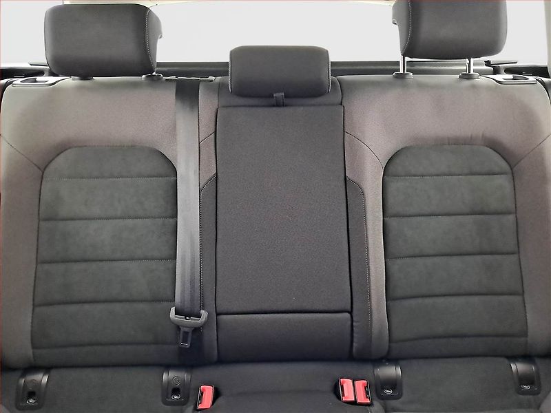 Volkswagen Golf (2018) Highline 1.5 TSI, Serv.kniha - fotka 10 z 19