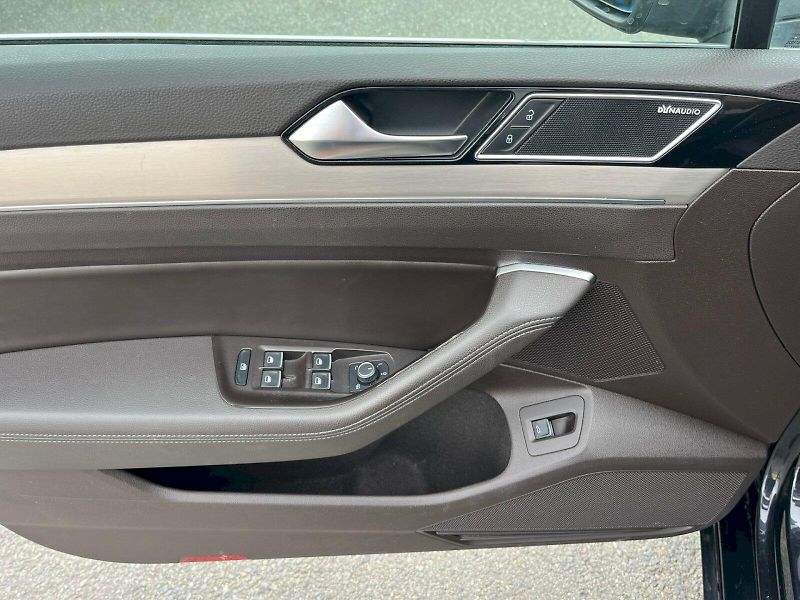 Volkswagen Passat (2015) 2.0 TDI / 176 kW 4x4 - fotka 19 z 28