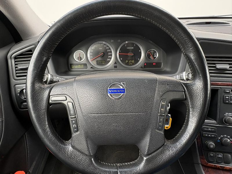 Volvo V70 2.4 D5 136kW AT - fotka 14 z 18