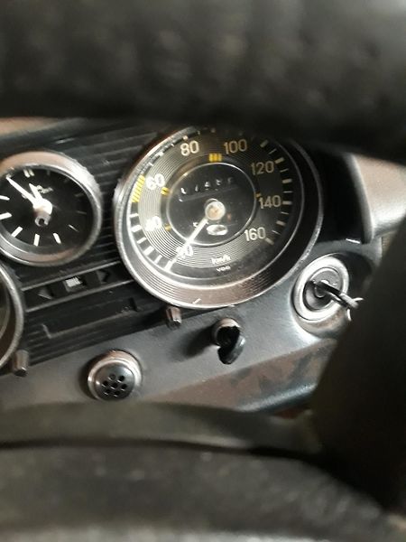 Mercedes-Benz 115 (1975) - fotka 11 z 16