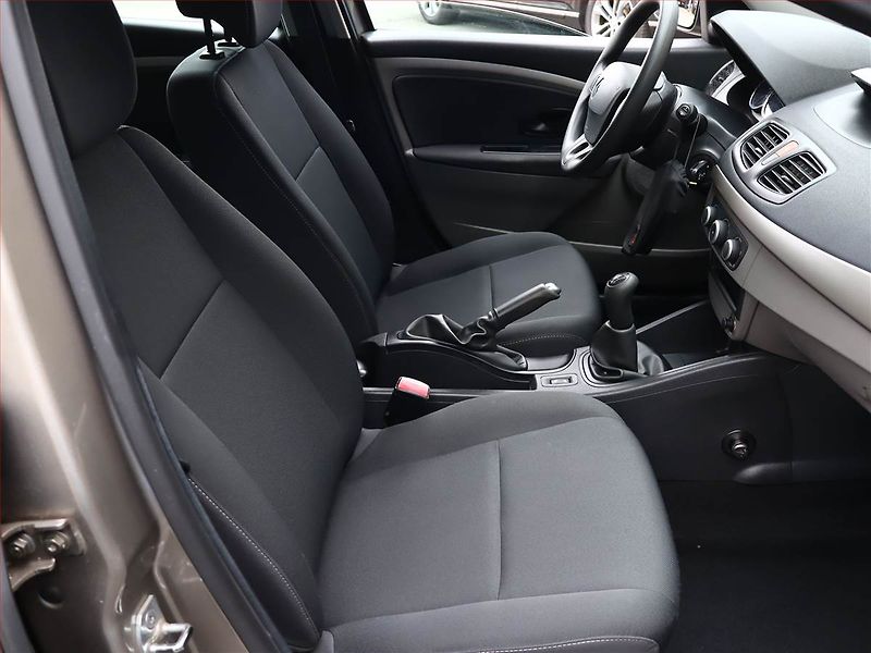 Renault Mégane (2011) 1.6 16V, Serv.kniha, Tempomat - fotka 7 z 14