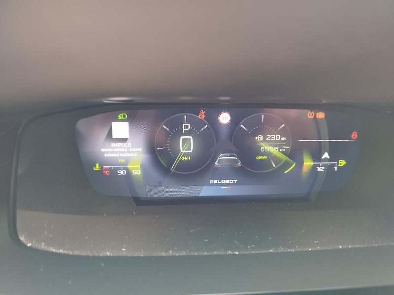 Peugeot 308 GT,PURE TECH 1.2i,96KW, 6900KM - fotka 22 z 36