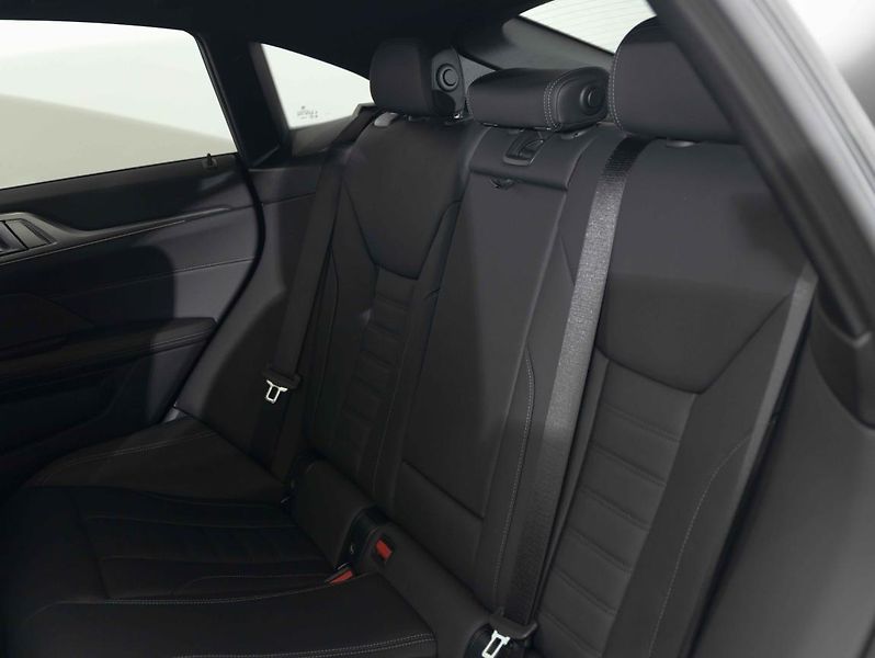 BMW Řada 4 M440i xDrive Gran Coupé - fotka 20 z 22