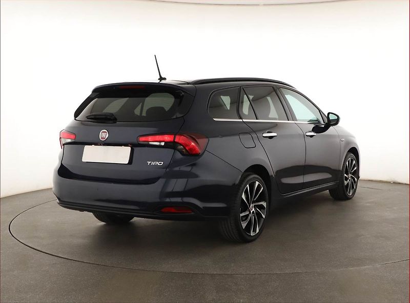 Fiat Tipo (2019) 1.6 MultiJet, Automat - fotka 5 z 20