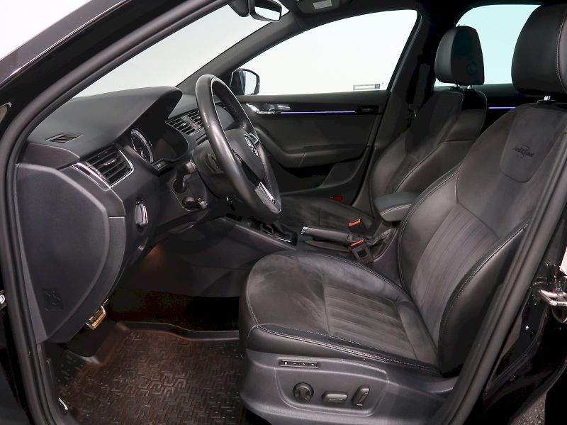 Škoda Octavia (2019) LAURIN&KLEMENT 2.0TDI 110KW DS - fotka 13 z 48