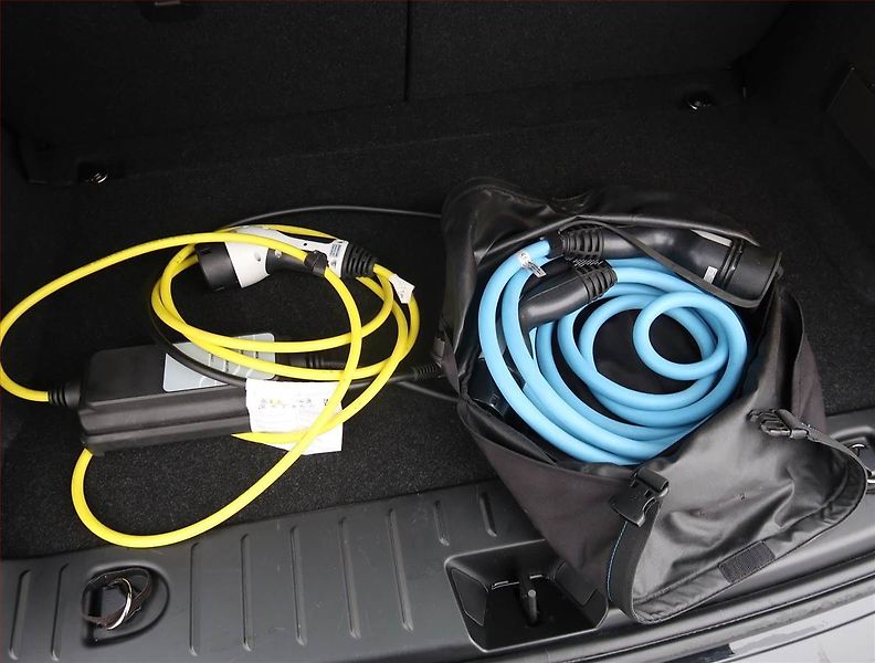 BMW i3 (2021) 120Ah BEV, SoH 93%, 33TKM - fotka 22 z 22