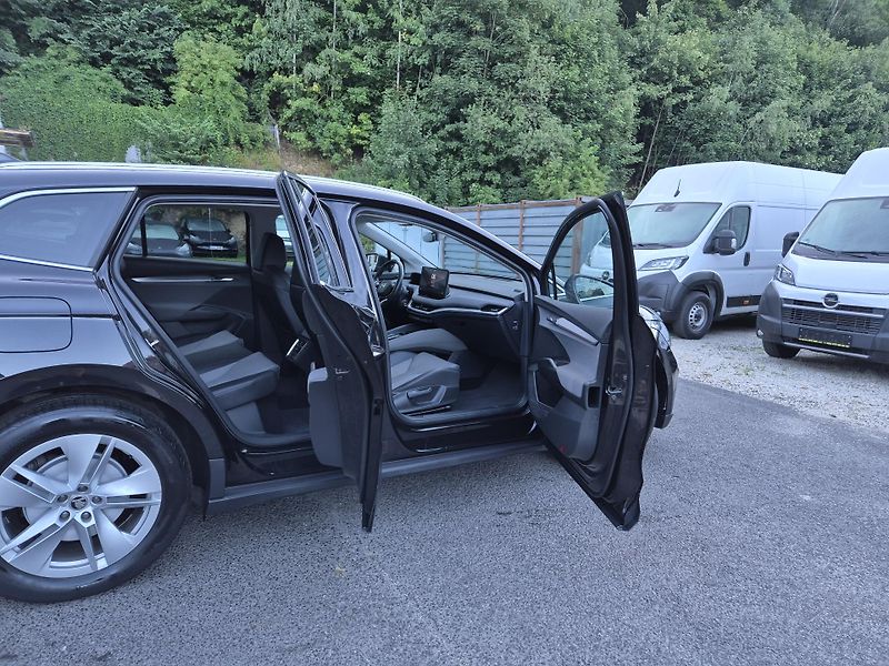 Škoda Enyaq 150kw, iV80 19ALU SOH 95% - fotka 17 z 47