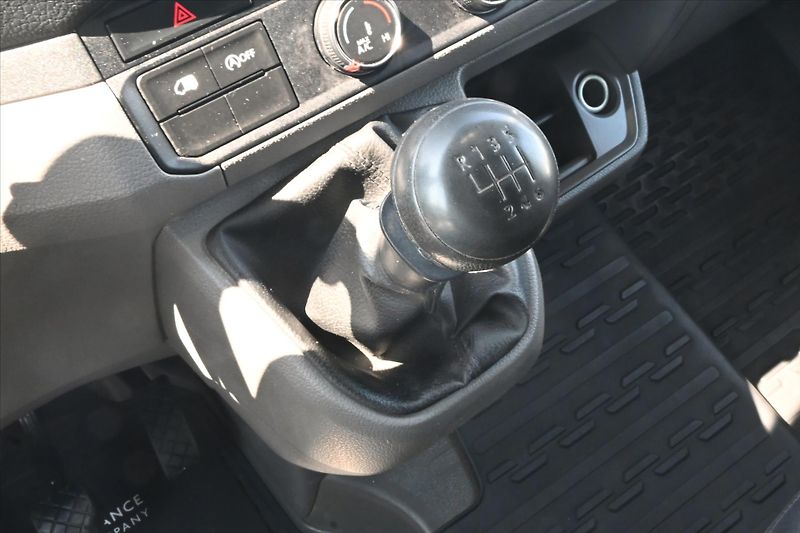 Volkswagen Crafter 2,0 TDI 103 kW L2H2 Navi Kamer - fotka 21 z 28