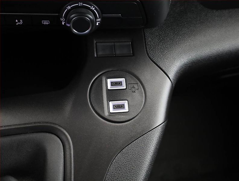 Opel Combo (2025) 1.2 Turbo, 5Míst, ČR, 1Maj - fotka 12 z 19