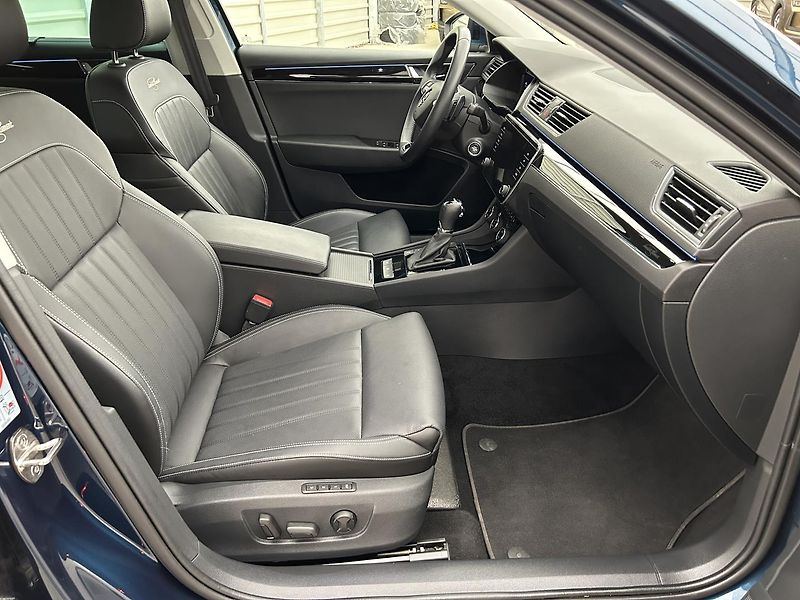 Škoda Superb 2.0 TDI L & K - fotka 32 z 34