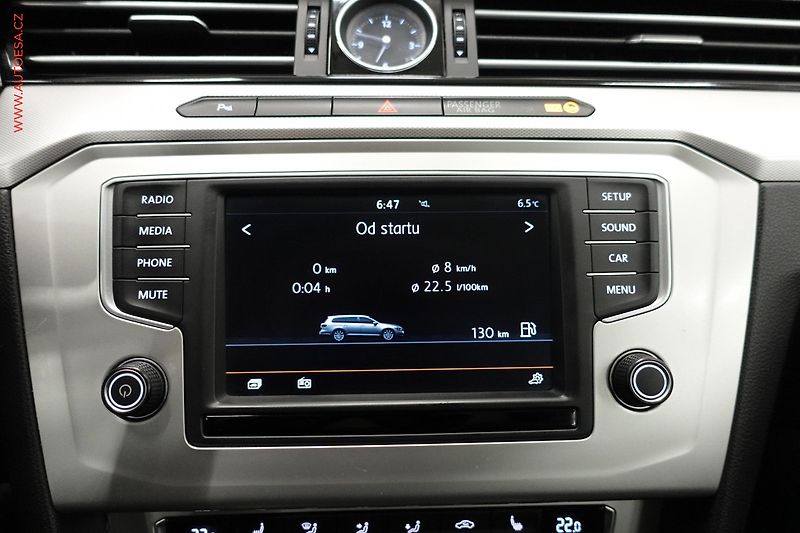 Volkswagen Passat (2015) 2.0 TDi, Comfortline, panor - fotka 17 z 21