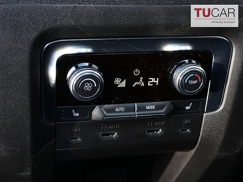 GMC Yukon (2026) Denali 6.2 V8  - fotka 35 z 47