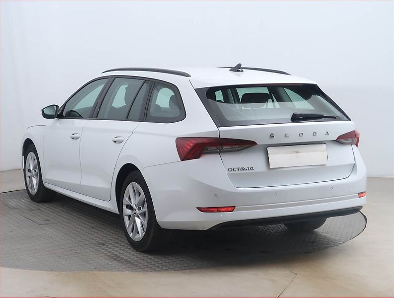 Škoda Octavia (2023) Ambition 2.0 TDI, Automat - fotka 4 z 15